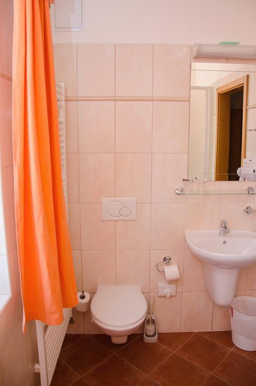 Penzion Nad Oborou Hradec Králové Dış mekan fotoğraf